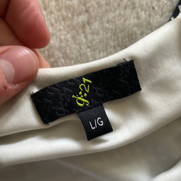 Lightweight Tiered Camisole blouse - Picture 6 of 8